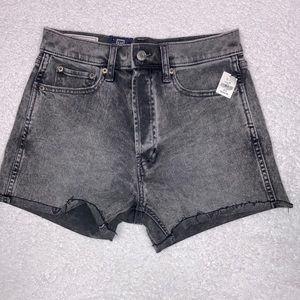 NWT Gap 27 4R cheeky short high rise low stretch